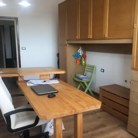 Stanza Privata, Open Space E Big Terrazza Luminosa Alloggio in famiglia *