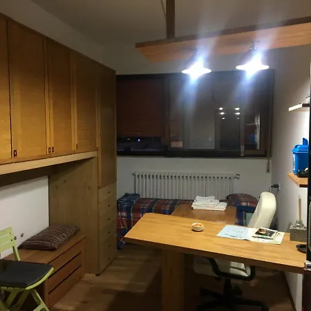 Stanza Privata, Open Space E Big Terrazza Luminosa Alloggio in famiglia